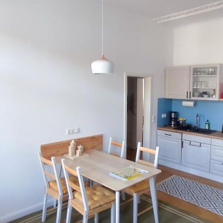 Schoene Ferienwohnung Mit Zwei Schlafzimmern เควดลินบวร์ก ภายนอก รูปภาพ