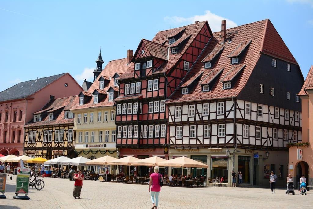 Schoene Ferienwohnung Mit Zwei Schlafzimmern เควดลินบวร์ก ภายนอก รูปภาพ