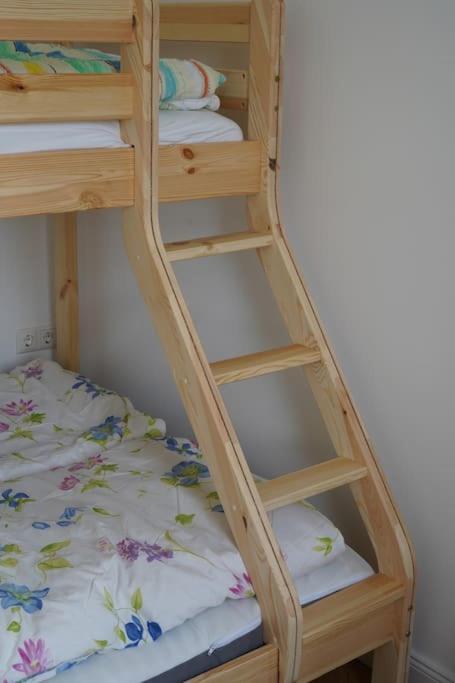 Schoene Ferienwohnung Mit Zwei Schlafzimmern เควดลินบวร์ก ภายนอก รูปภาพ