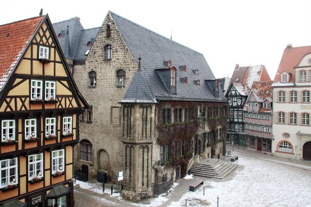 Schoene Ferienwohnung Mit Zwei Schlafzimmern เควดลินบวร์ก ภายนอก รูปภาพ